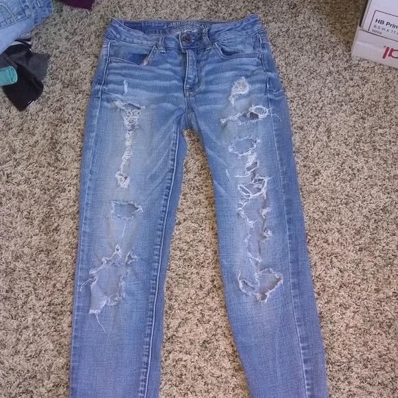 American Eagle Distressed Jeans - Picture 1 of 2